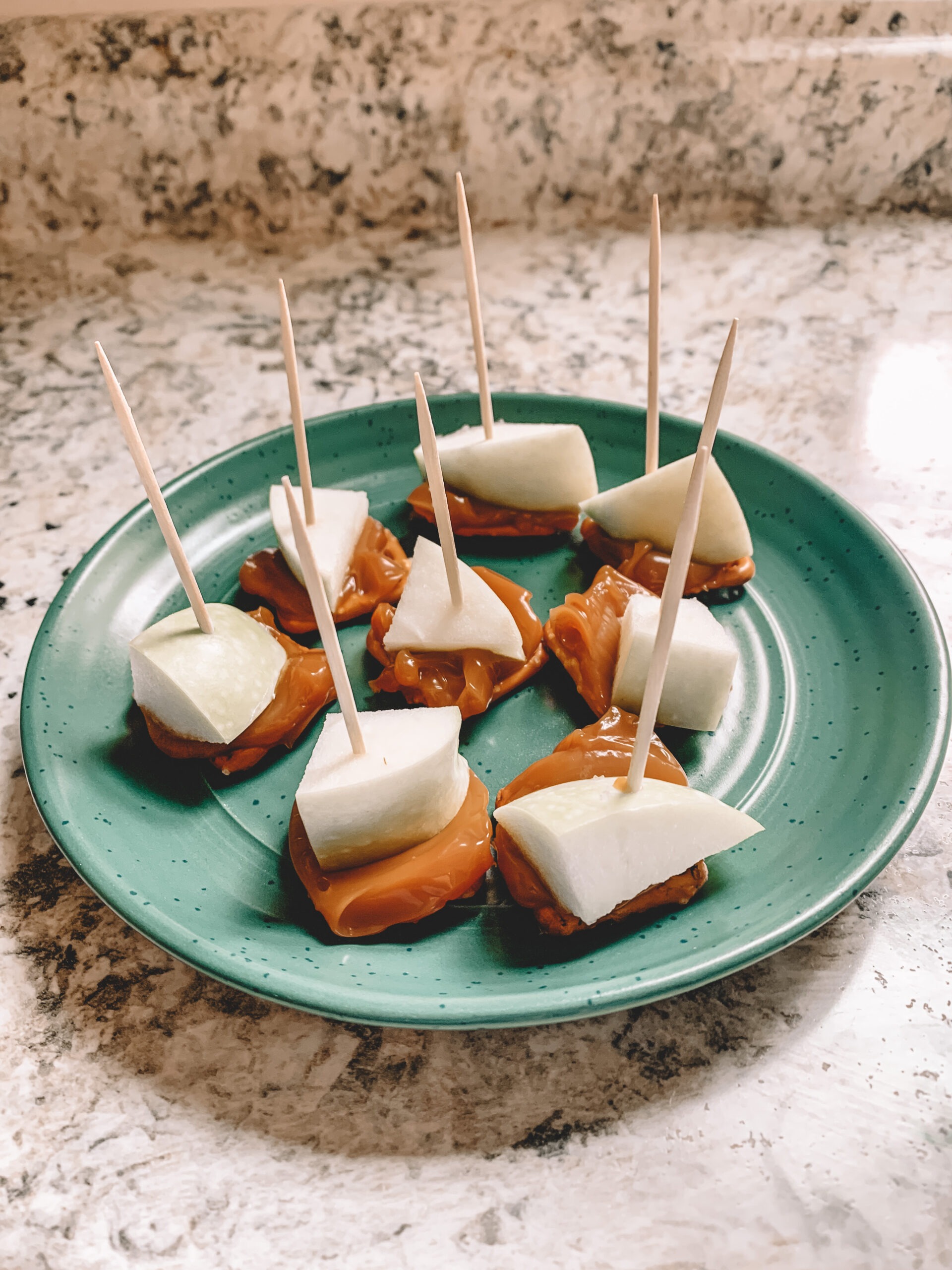 Easy Halloween Treat: Caramel Apple Bites