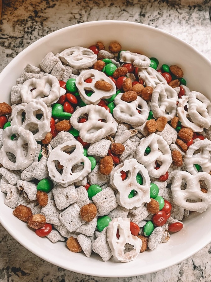 bowmar christmas puppy chow
